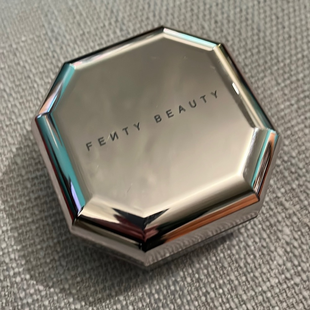 Fenty Beauty pro filter Lavender setting powder
